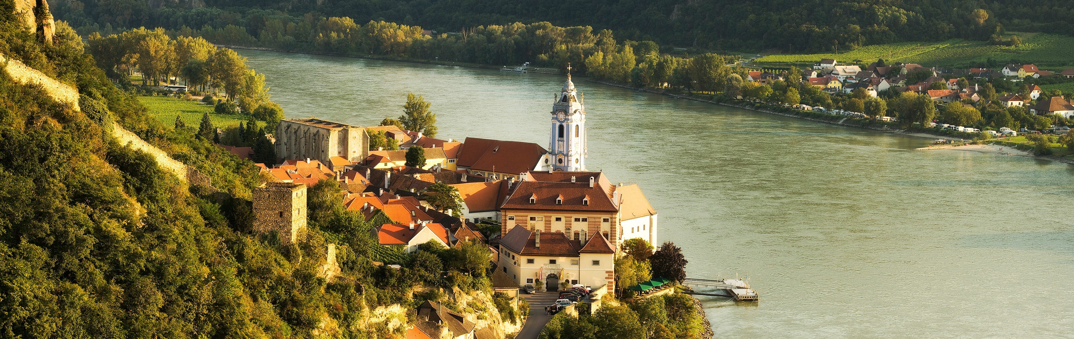 International | Country Travel DISCOVERIES