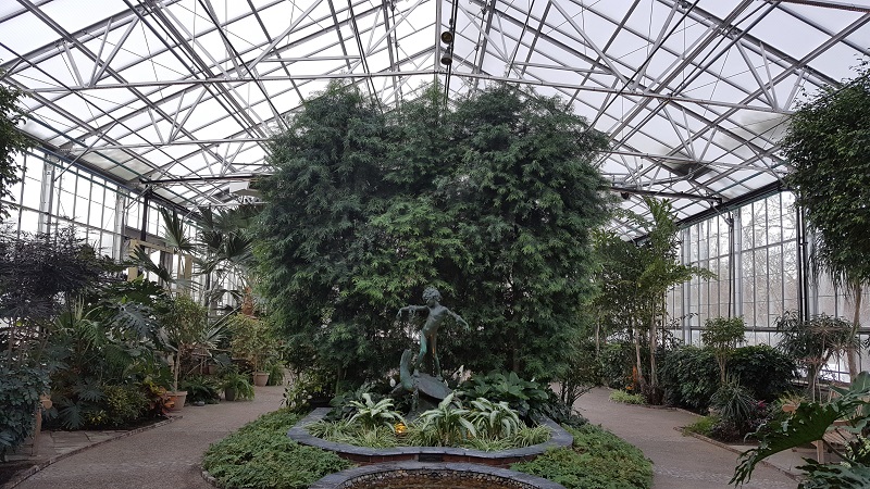 You'll visit the city's working greenhouses and conservatory in Fairmount Park--the largest landscaped urban park in the world. (Photo: S Ikeda/CTD)